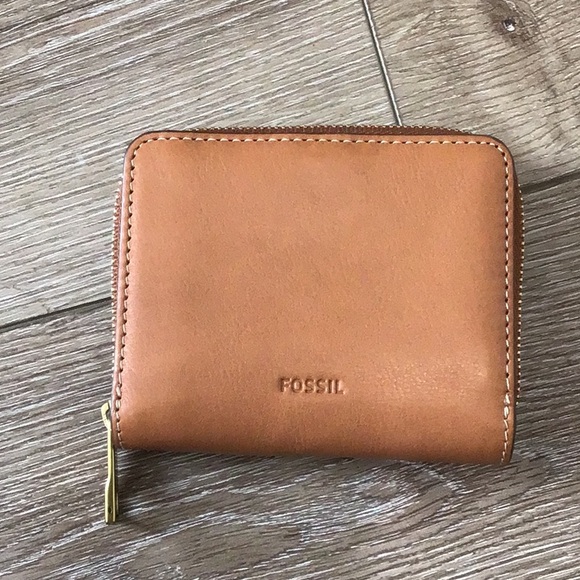 Fossil Handbags - Fossil Tan Leather Snap Bifold Wallet